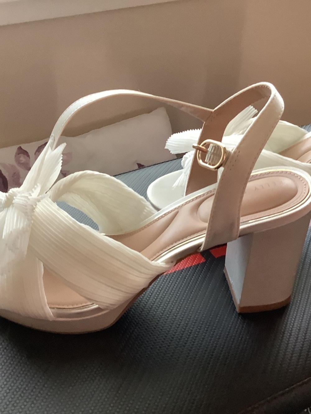 Heels - Picture 1 of 5